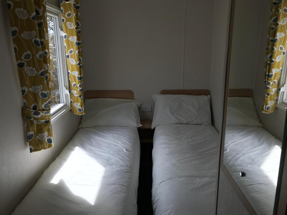 Exclusive 3 Bedroom Caravan, Sleeps 8 People At Parkdean Newquay Holiday Park, Cornwall, Uk Екстер'єр фото