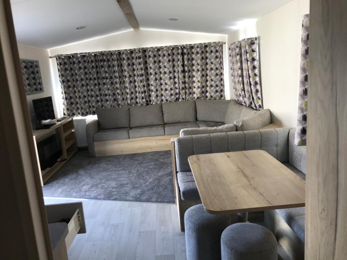 Exclusive 3 Bedroom Caravan, Sleeps 8 People At Parkdean Newquay Holiday Park, Cornwall, Uk Екстер'єр фото