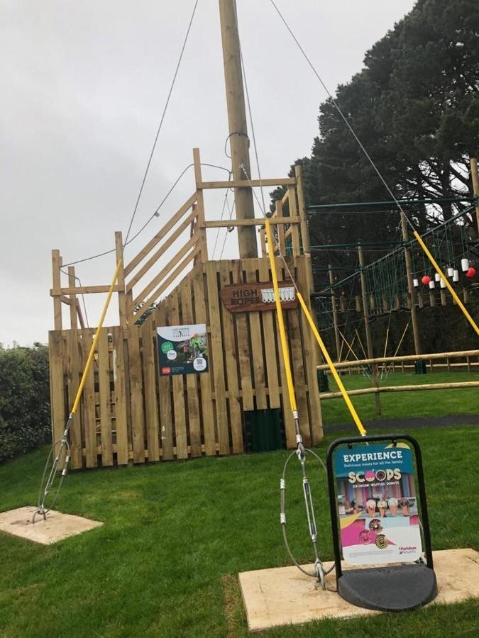Exclusive 3 Bedroom Caravan, Sleeps 8 People At Parkdean Newquay Holiday Park, Cornwall, Uk Екстер'єр фото