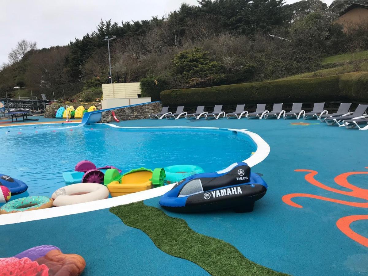 Exclusive 3 Bedroom Caravan, Sleeps 8 People At Parkdean Newquay Holiday Park, Cornwall, Uk Екстер'єр фото